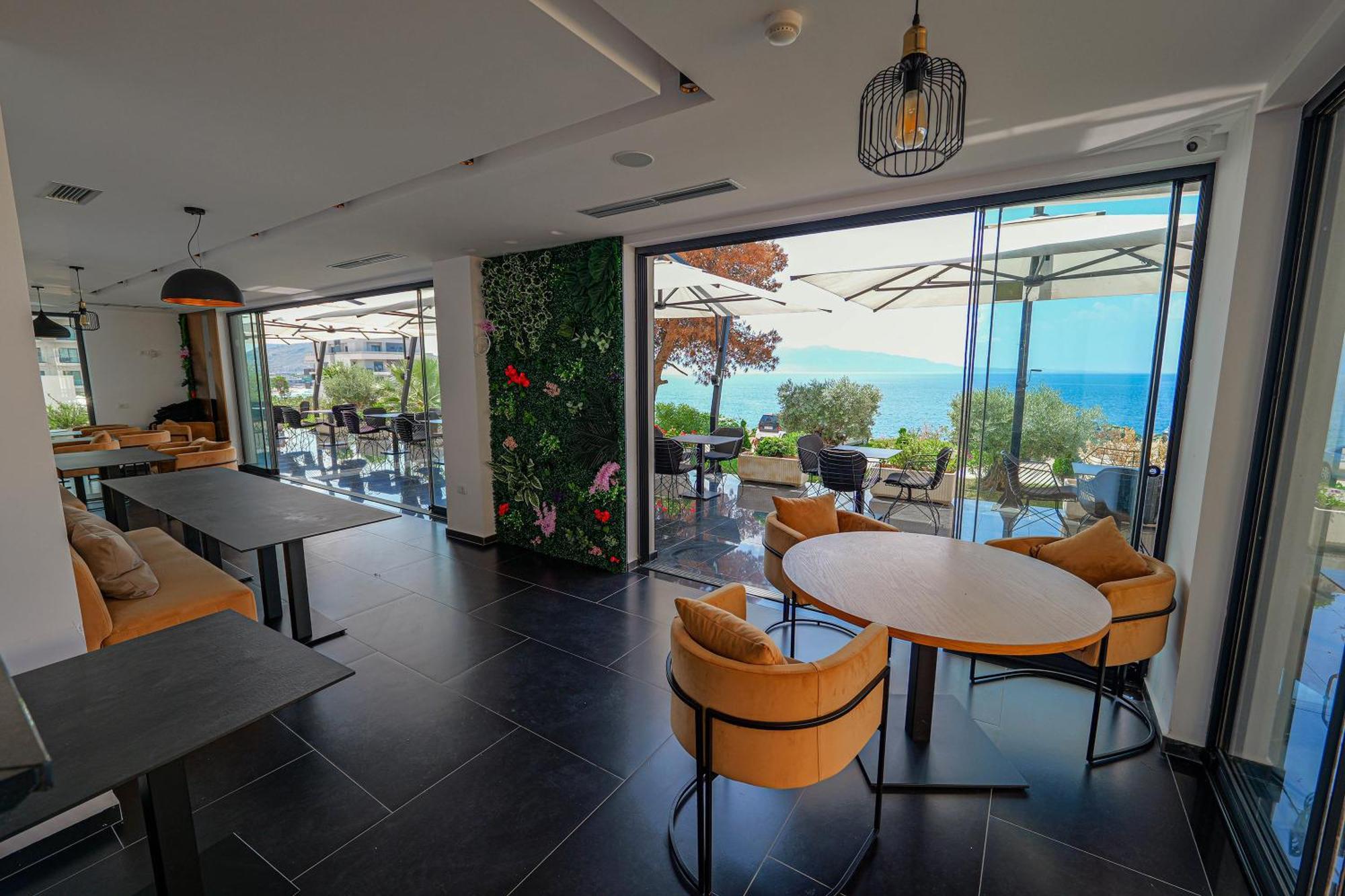 Dorchester Hotel Sarandë Eksteriør billede